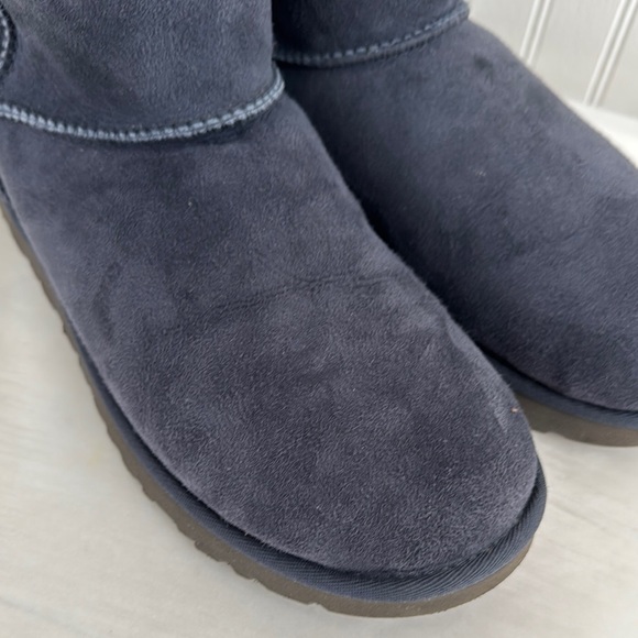 UGG CLASSIC MINI ll BOOTS    EVE BLUE  
EXCELLENT CONDITION   SIZE 9 - Picture 5 of 11
